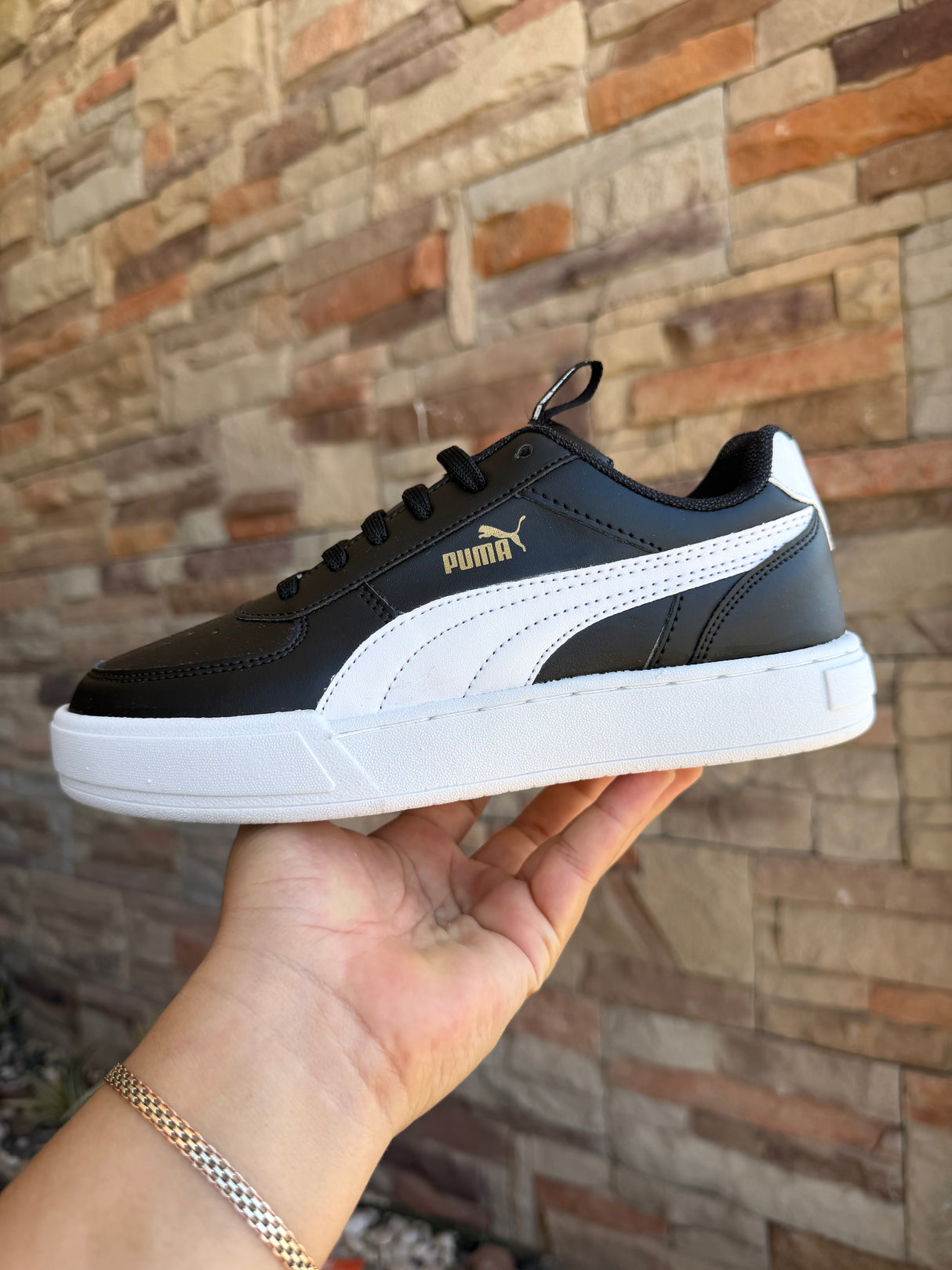 PUMA CAVEN NEGRO BLANCO PIEL_