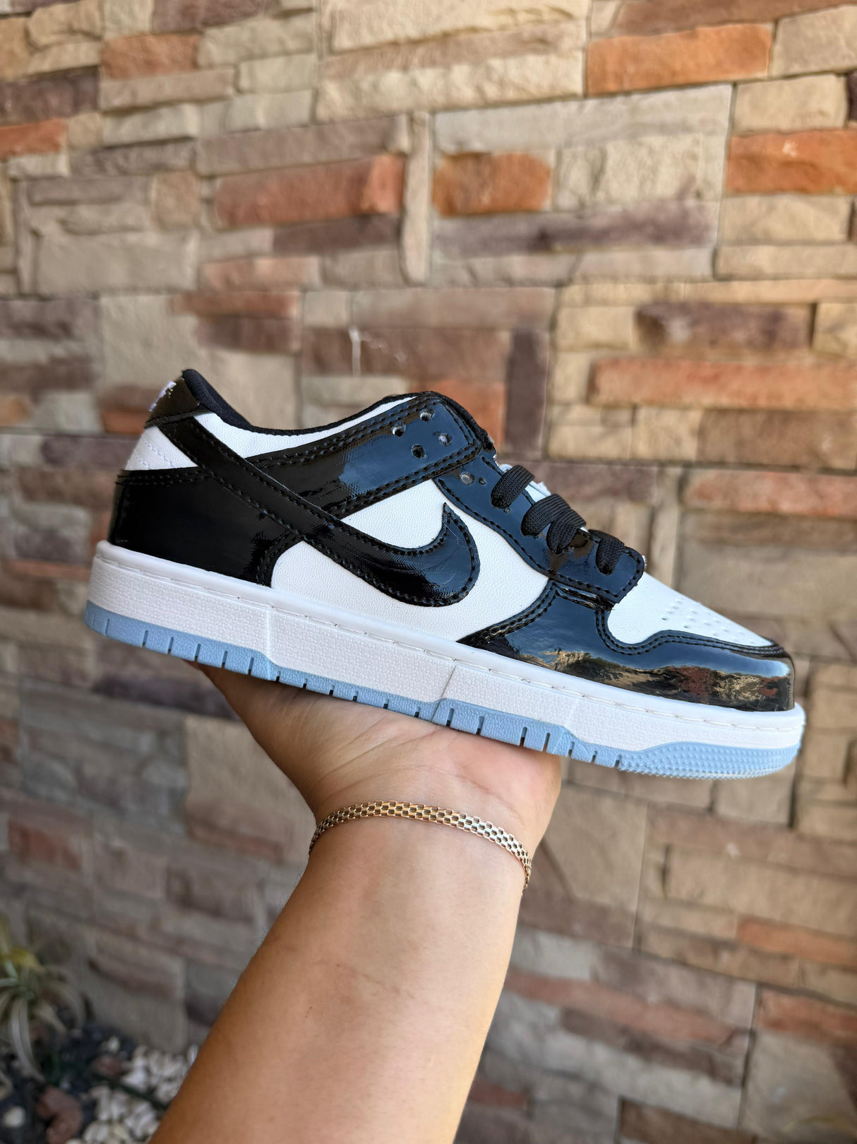 DUNK NEGRO BLANCO CHAROL_