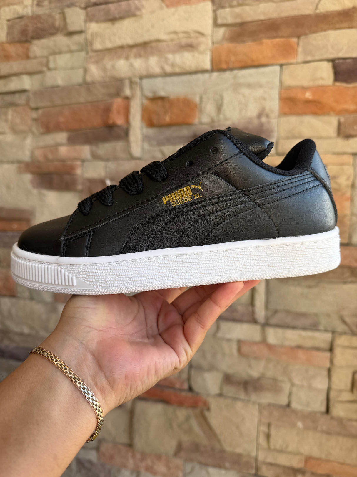 PUMA SUEDE NEGRO BLANCO PIEL