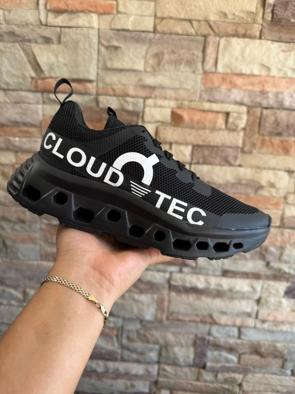 ON CLOUD NEGRO BLANCO_