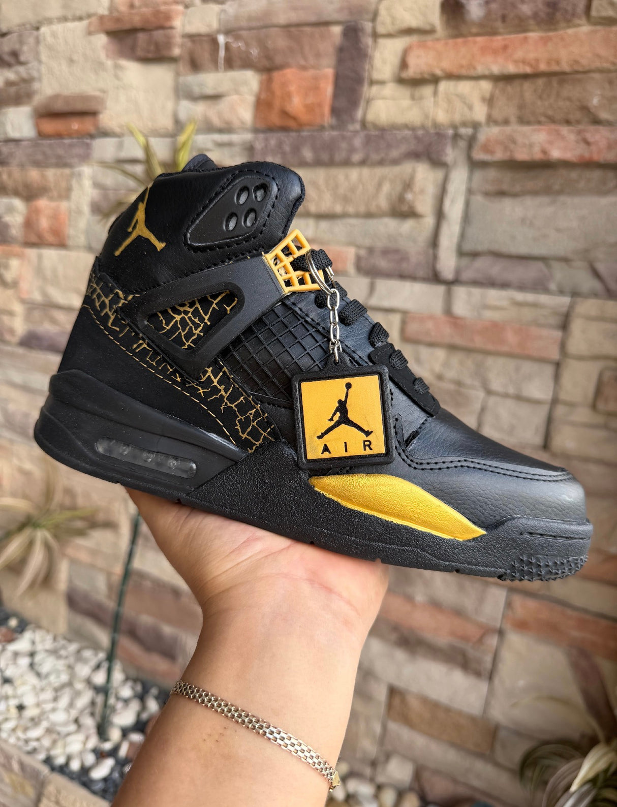 JORDAN NEGRO RAYOS ORO