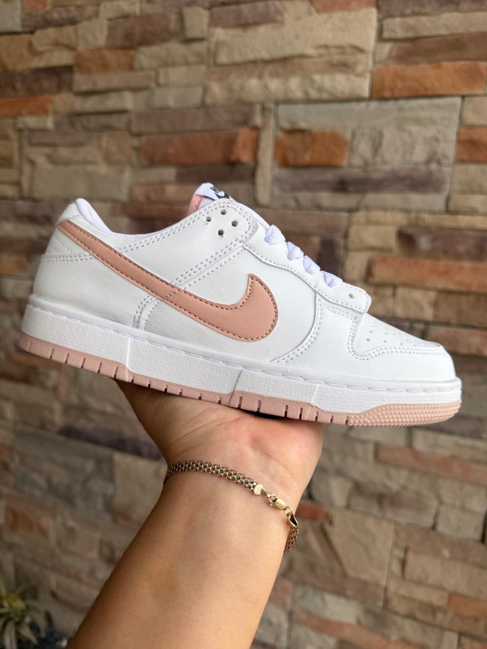 DUNK BLANCO PALOMA MAQUILLAJE