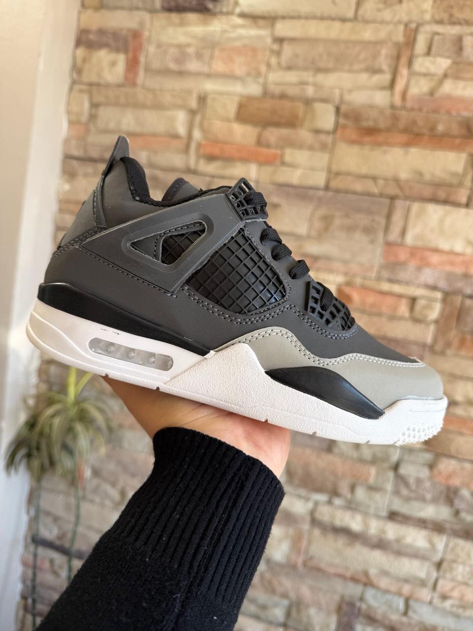 RETRO 4 GRIS OXFORD NEGRO