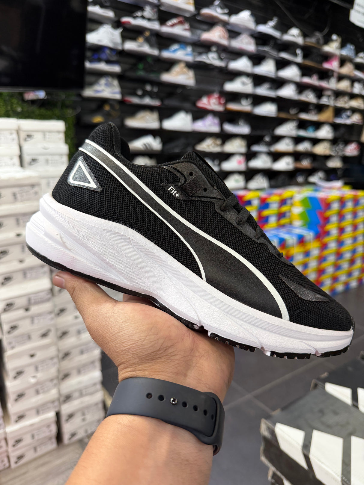 RUNING PUMA NEGRO BLANCO