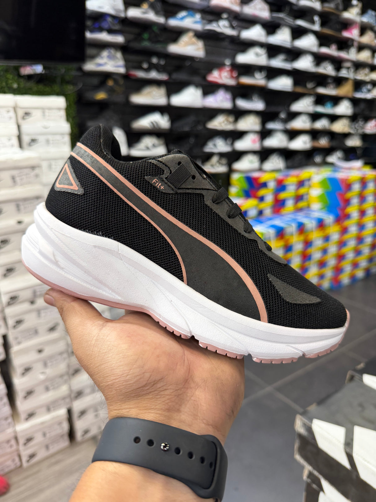 RUNING PUMA NEGRO MAQUILLAJE