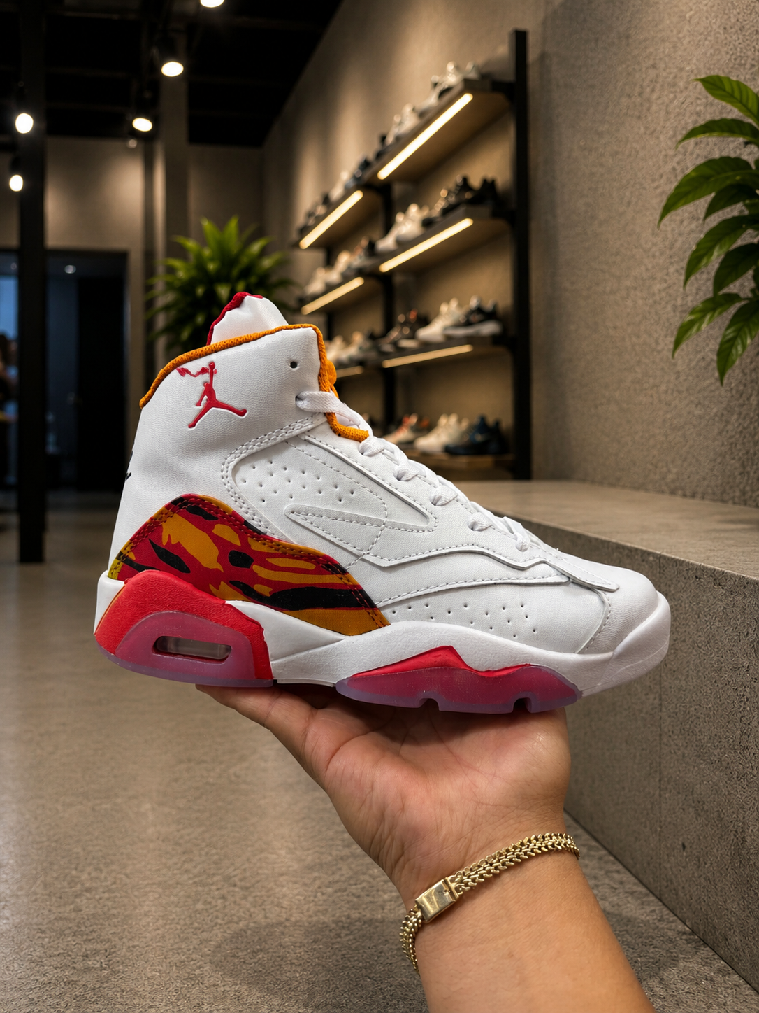 JORDAN MVP BLANCO AMARILLO