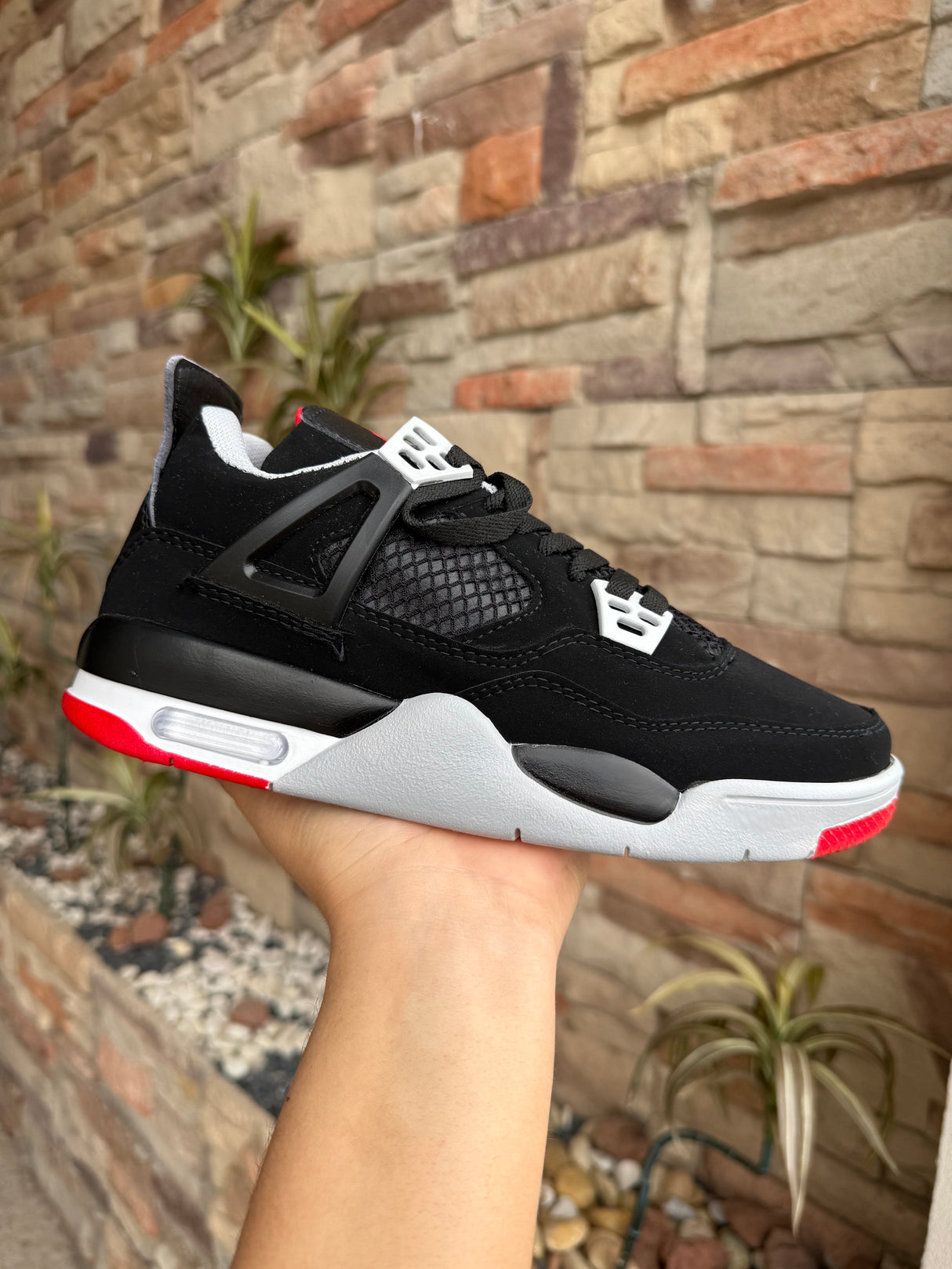 RETRO 4 NEGRO GRIS ROJO