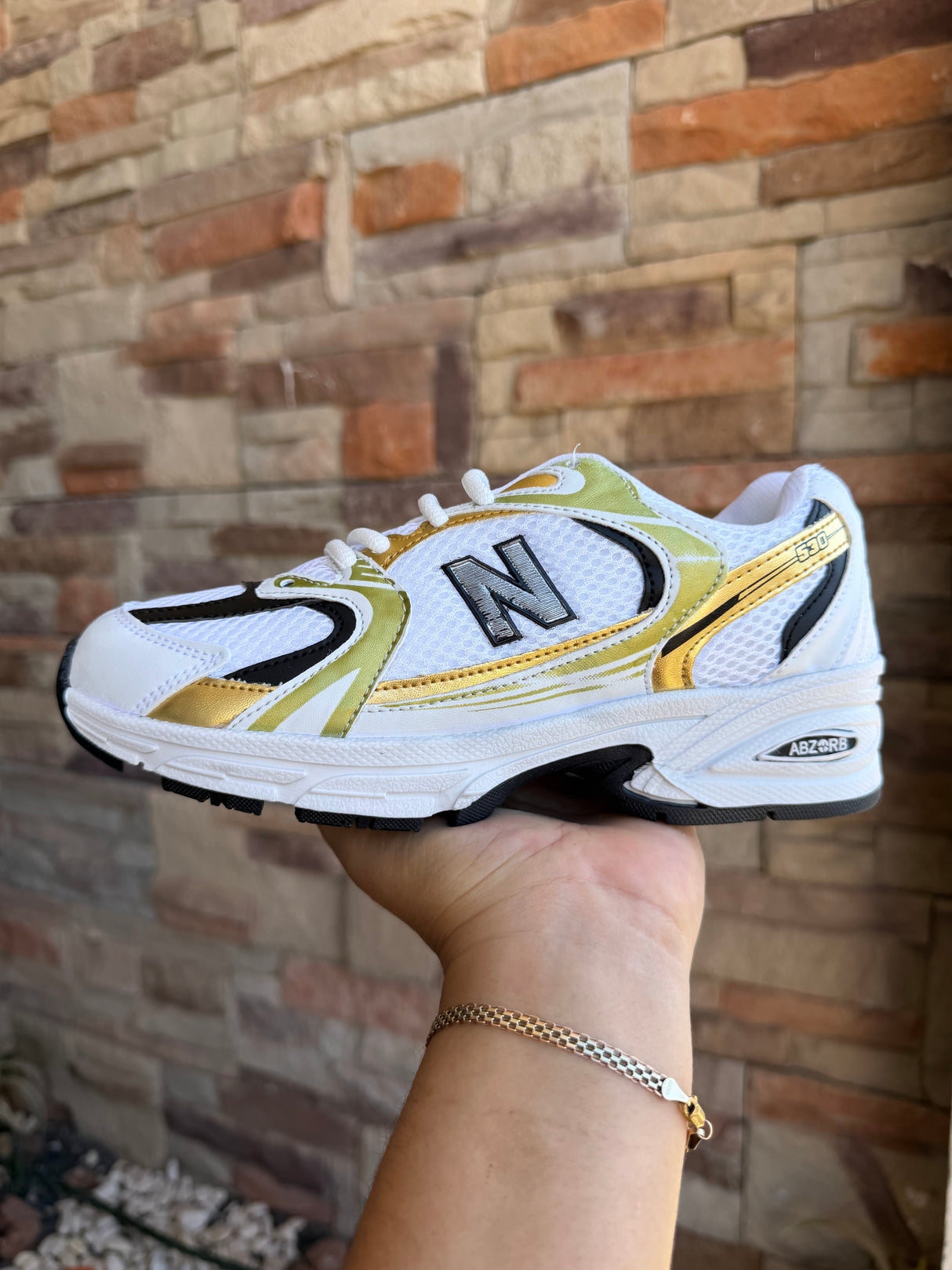NEW BALANCE 530 BLANCO ORO_