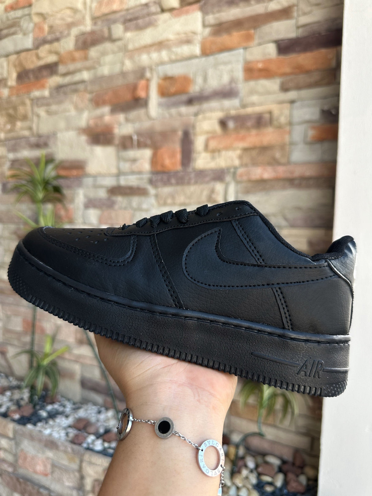 AF1 NEGRO TOTAL PIEL