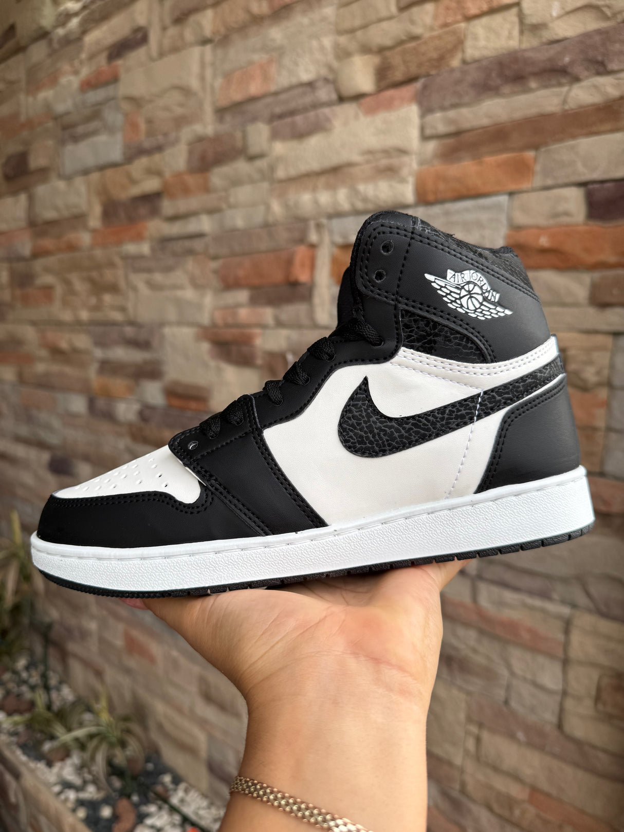 JORDAN 1 PANDA