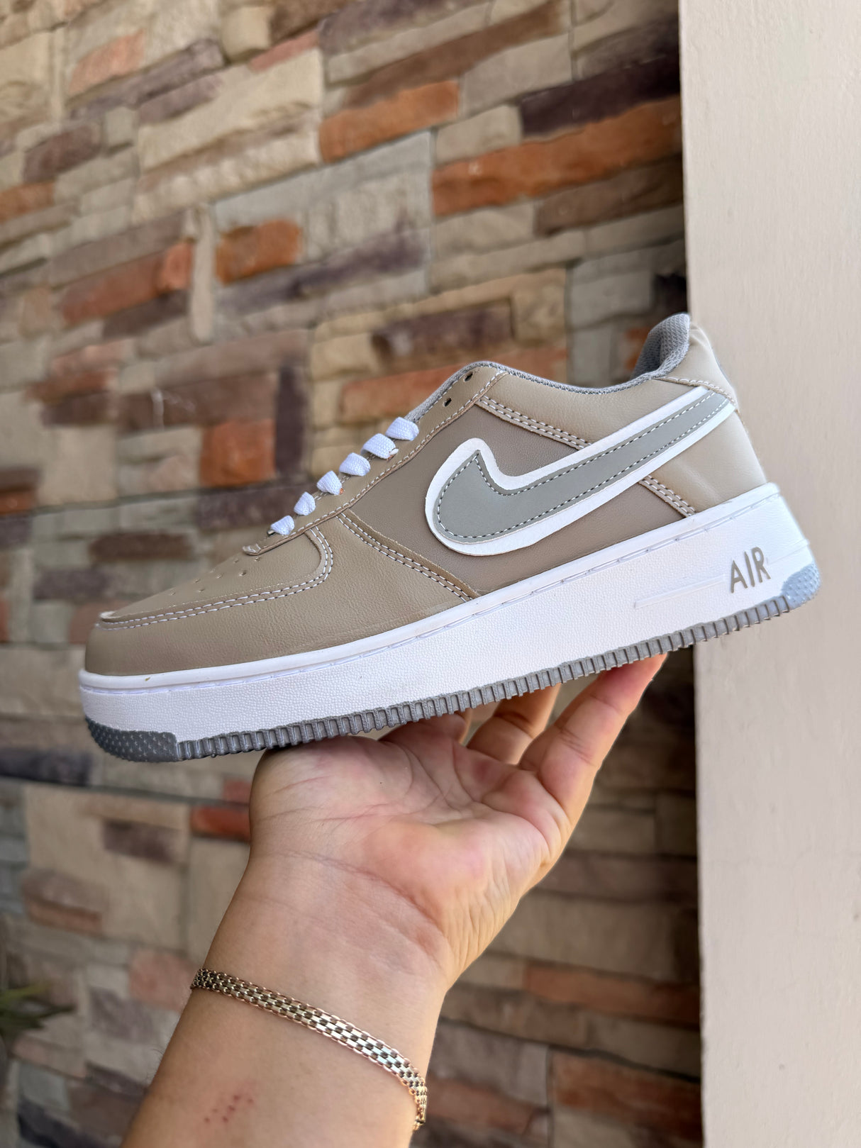 AF1 BEIGE GRIS_