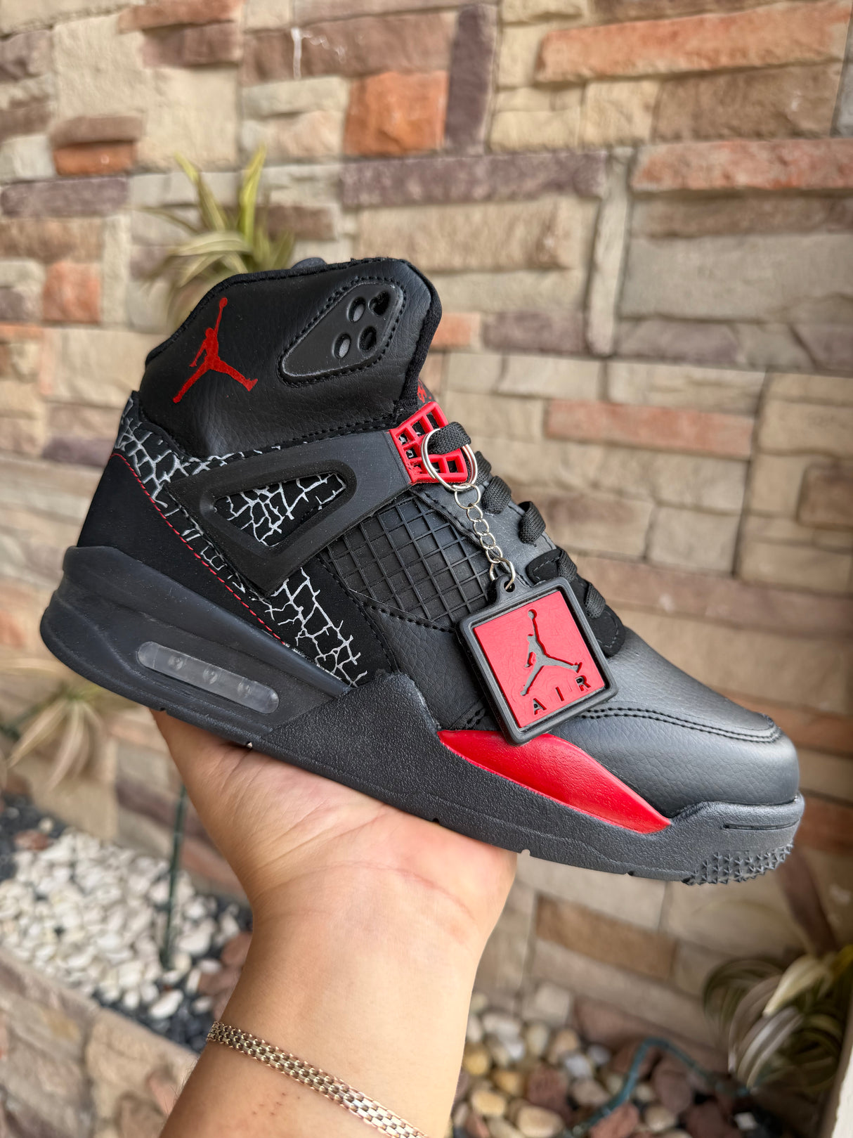 NEGRO RAYOS ROJO_