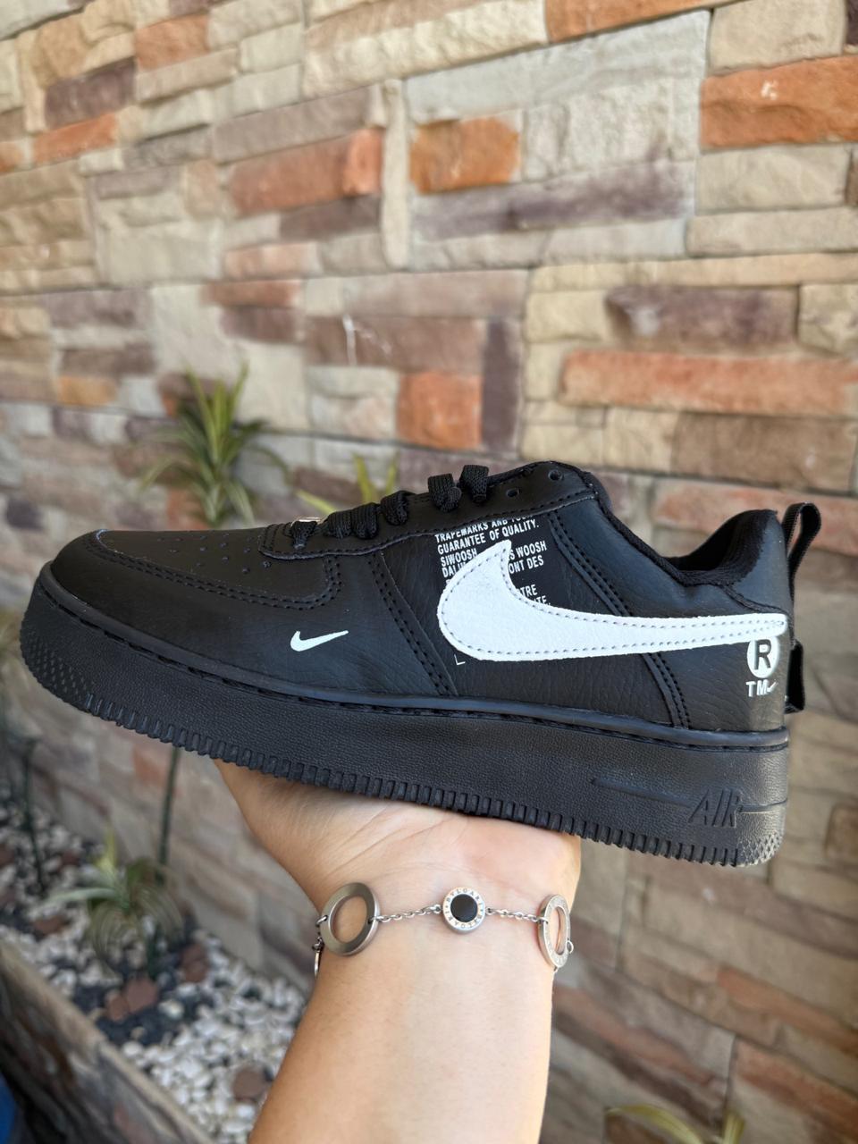 AF1 NEGRO BLANCO TM_