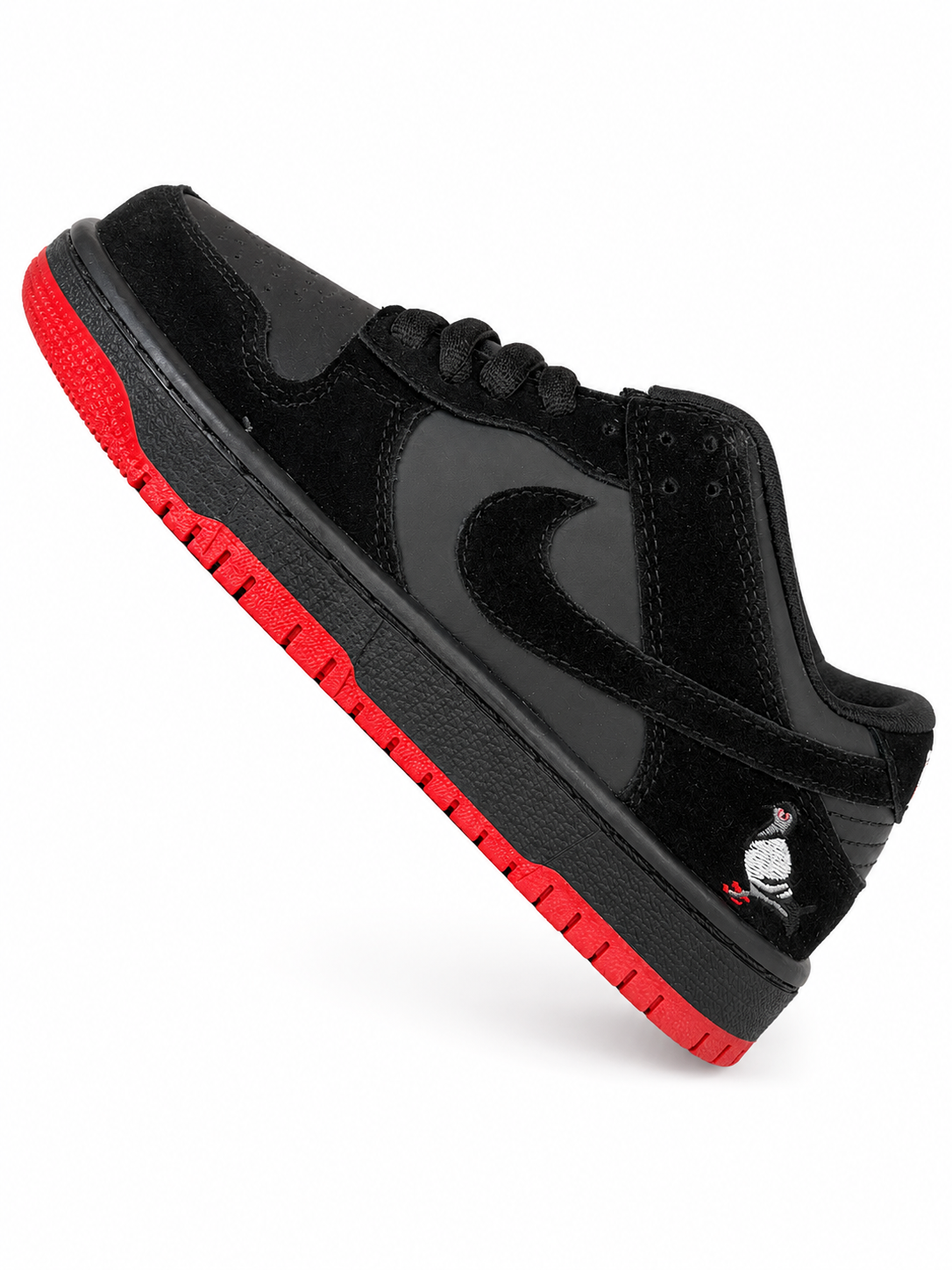DUNK BLACK PIGEON HQ