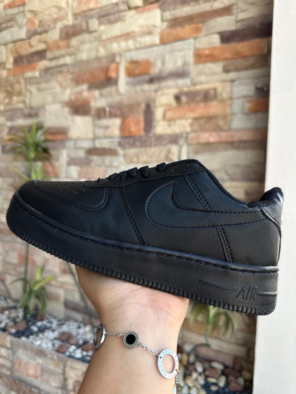 AF1 NEGRO
