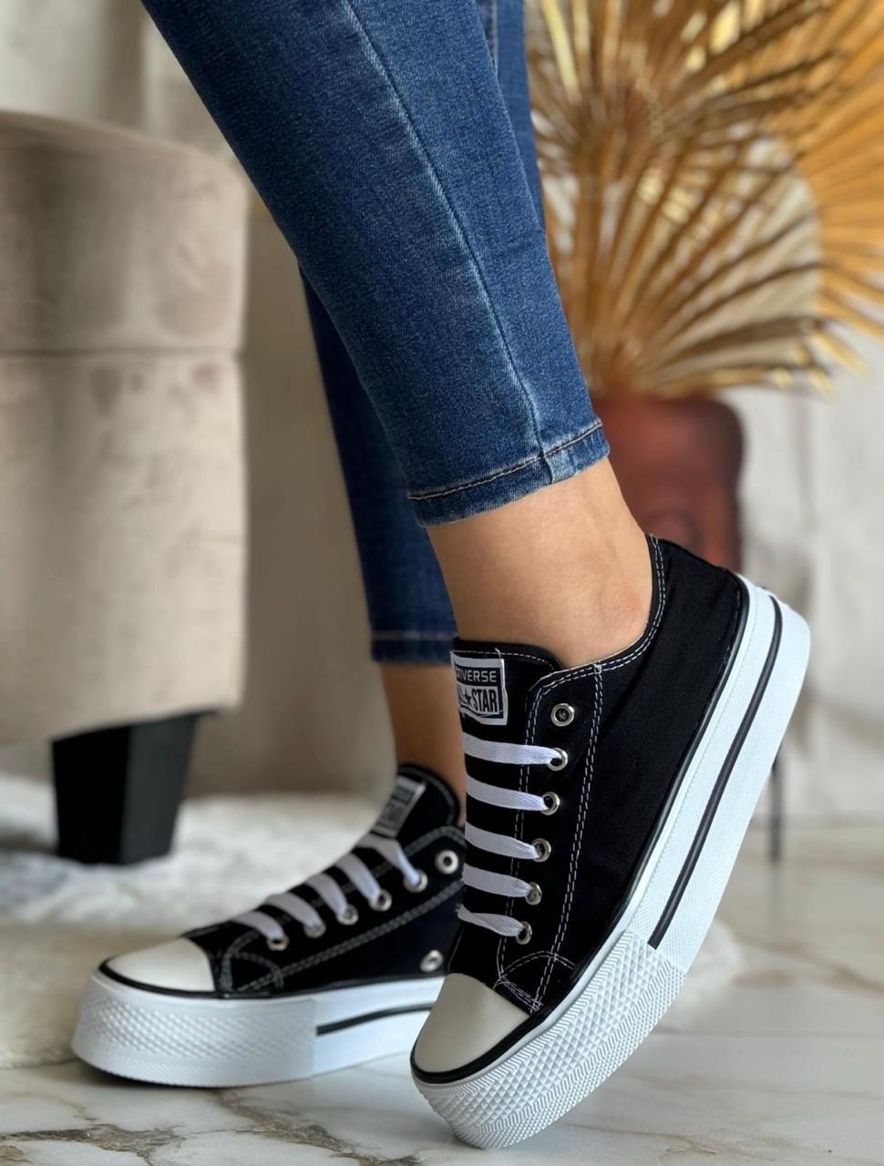 CONVERSE NEGRO BLANCO CHOCLO