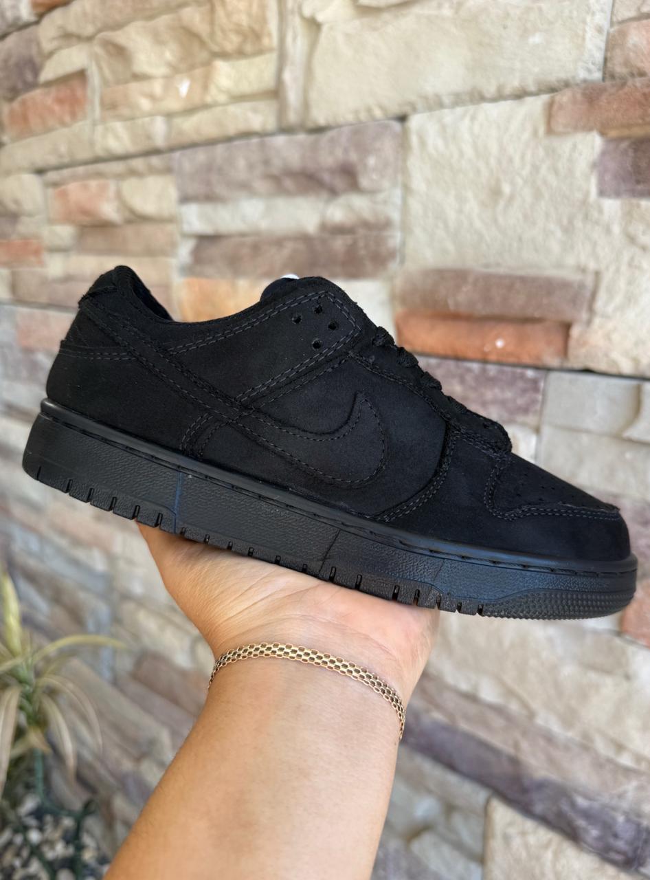 DUNK NEGRO TOTAL