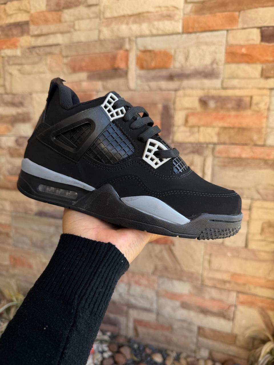 RETRO 4 NEGRO GRIS