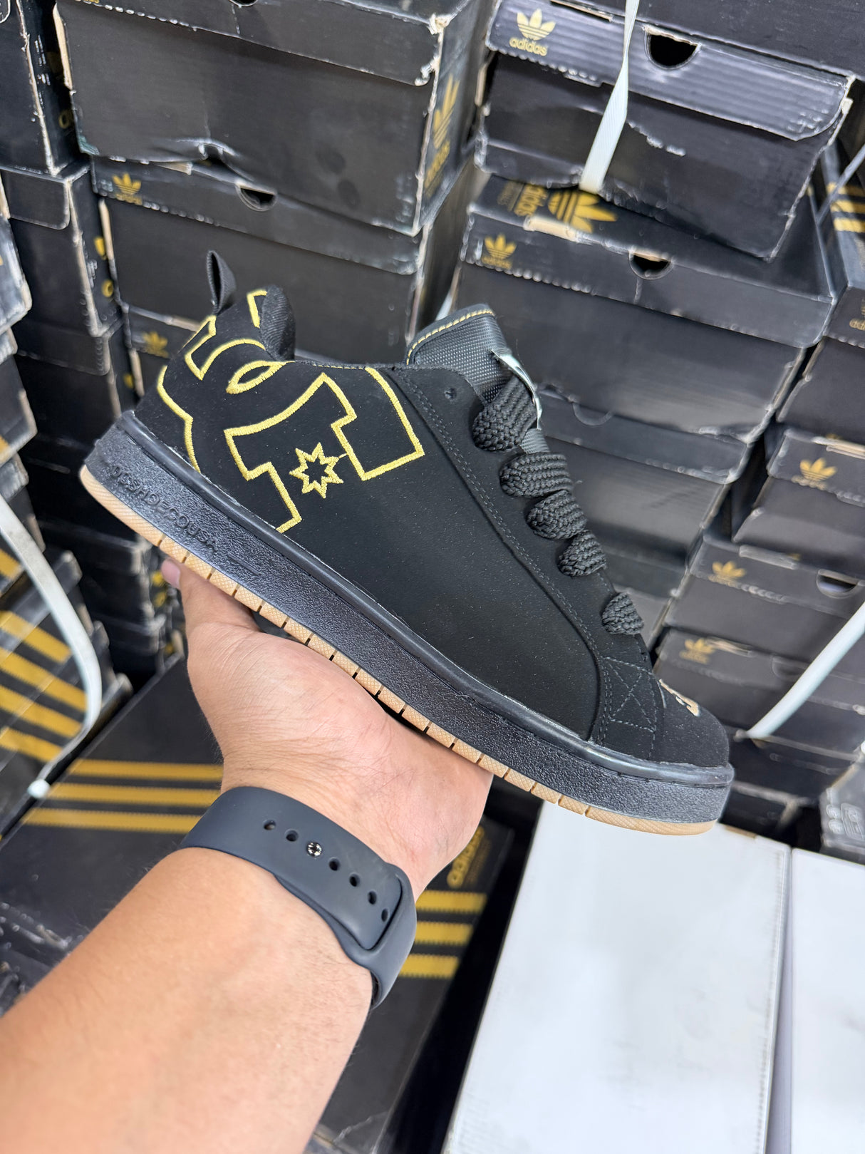 DC NEGRO ORO